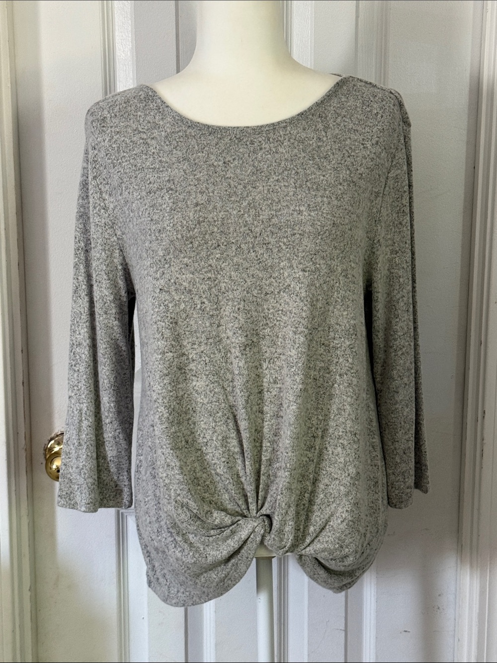 Market & Spruce Heather Gray Knot-Front Long Sleeve Top